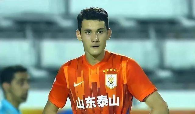 九游体育官网-山东泰山发布备战花絮，赛后战术微调，亚冠任务艰巨，阵容厚度经受考验的简单介绍