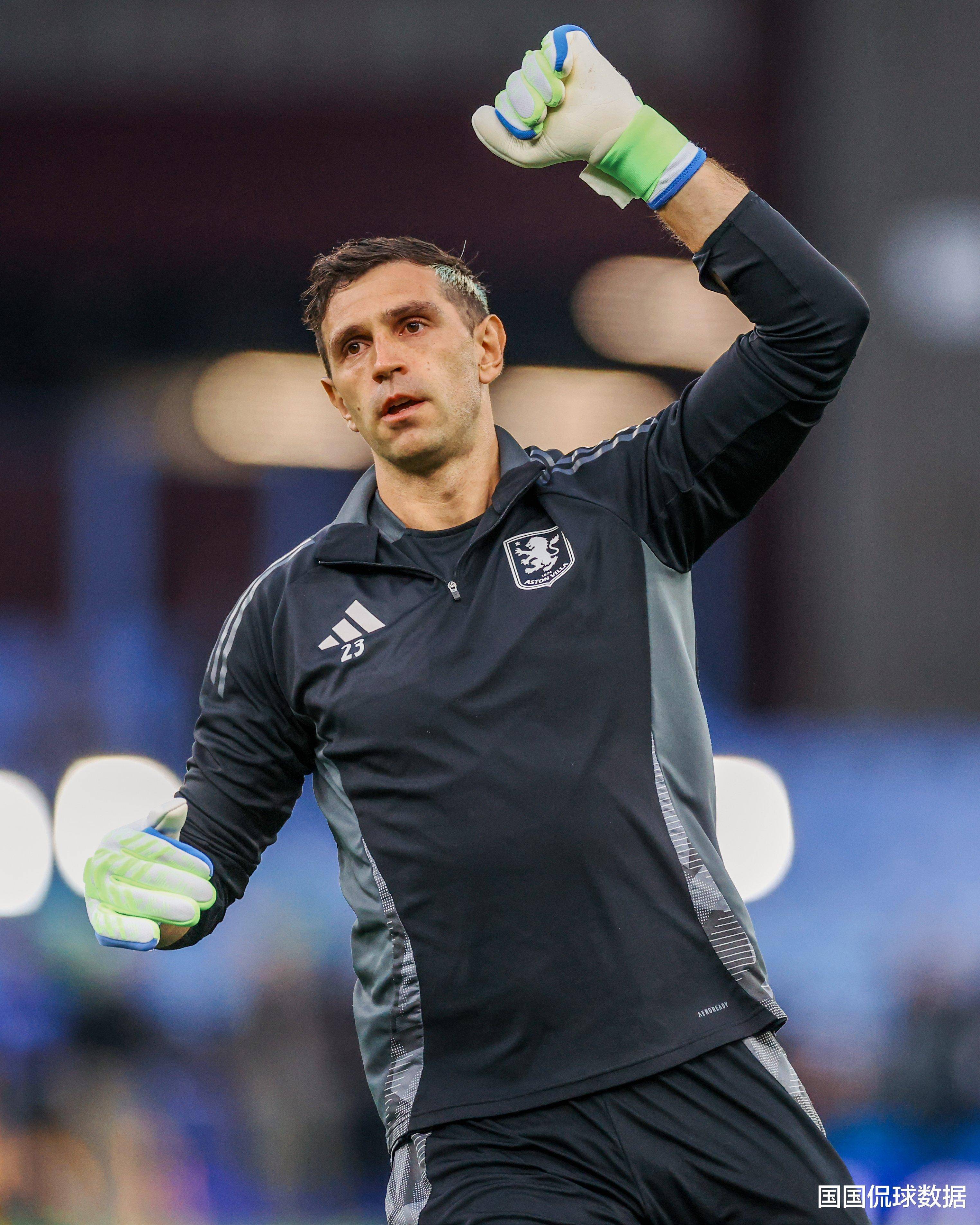 九游体育下载-阿斯顿维拉迎NBA常规赛关键赛法兰克福单刀错失备战欧冠，这操作让人直呼：里程碑夜巴塞罗那完成体检的简单介绍